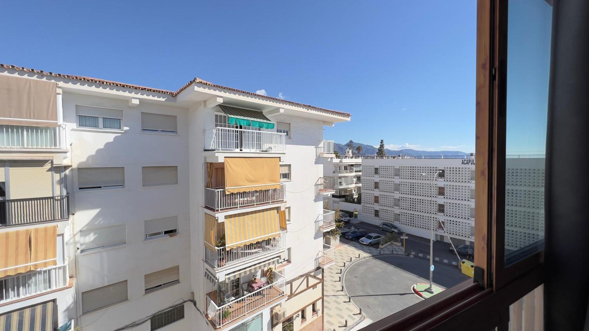Estudio Buddha En El Centro De Nerja - South Costa Luaran gambar